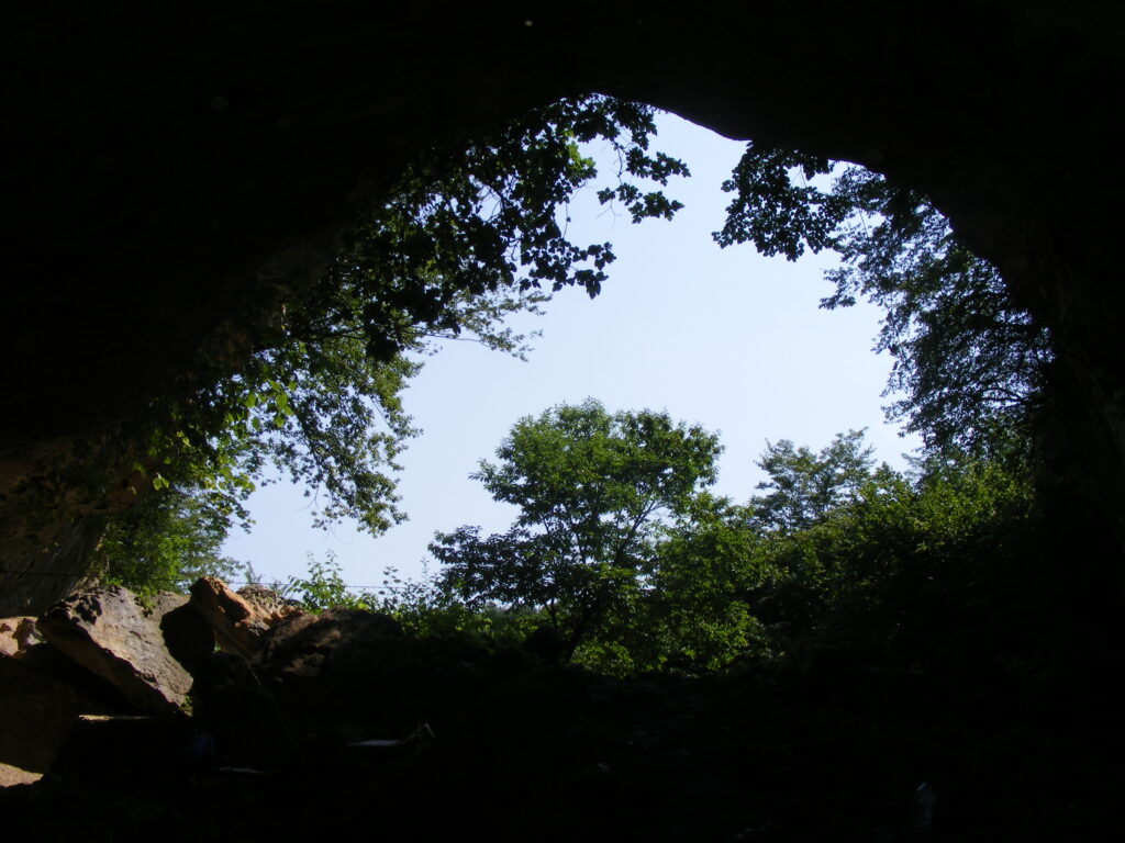 Eingang der Höhle von innen 