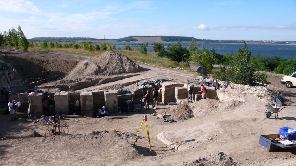 Ausgrabung einer 125.000 Jahre alten archäologischen Stätte in Neumark-Nord 2 bei Halle.