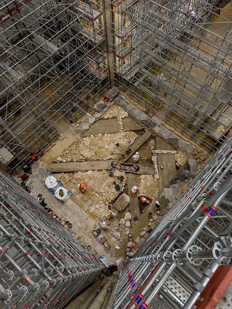 Ausgrabungen in der Vierung von Notre-Dame de Paris.