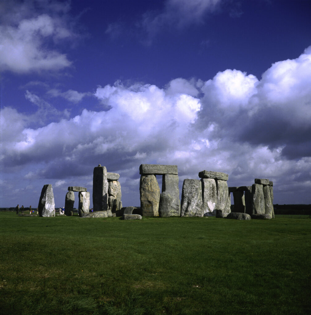 Stonehenge, megalithische Steinkreisanlage (erbaut ca. 1850 – 1400 v. Chr. aus Sandstein– und Blausteinblöcken). Wiltshire, nördlich von Salisbury (Großbritannien, Südengland). Stonehenge, Wiltshire, Grossbritannien. (c) akg-images // Bildarchiv Steffens