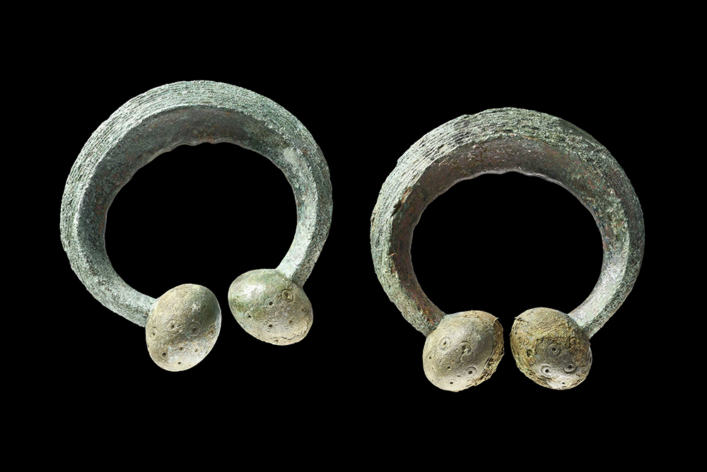 Bronzene Armringe aus dem keltischen Grab von Müllheim