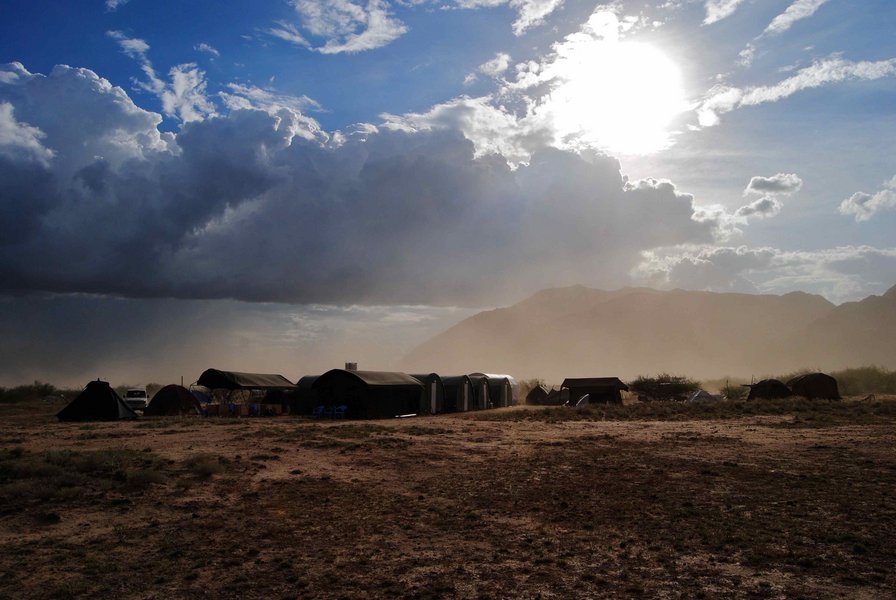 Das Wissenschaftscamp Chew Bahir: „Chew Bahir City“ 3 km vom Ort der Bohrung in Ostafrika entfernt